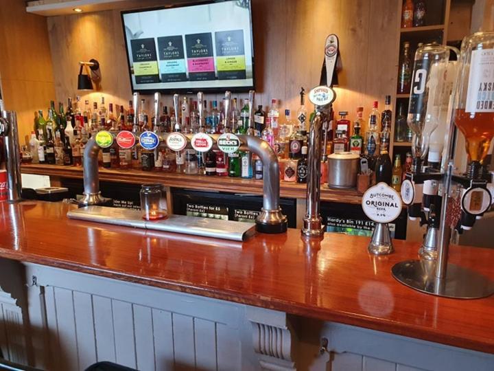 The Crown Inn Keynsham Esterno foto